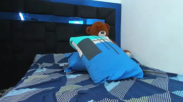 TysonWalkers online show from November 23, 2025, 1:59 am