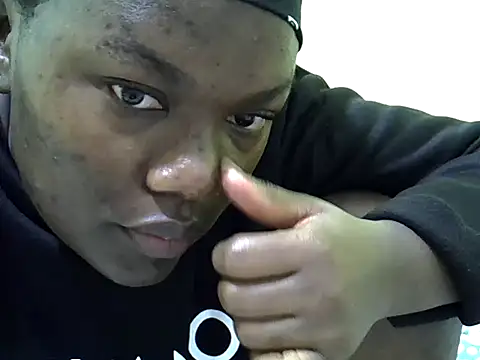 Snapshot of candililie chatting on April 4, 2026, 12:17 am candililie online show from April 4, 2026, 12:17 am