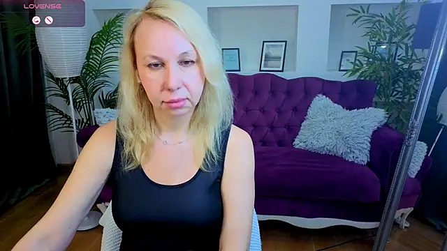 Anny Jey  online show from May 2, 2026, 7:08 pm