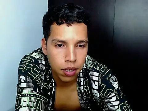 Snapshot of loggganfross chatting on April 15, 2026, 3:56 am loggganfross online show from April 15, 2026, 3:56 am