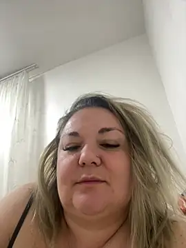 MikyVesela online show from April 26, 2026, 3:31 pm