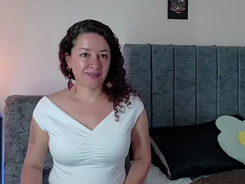 Snapshot of ArtesanaMK chatting on March 23, 2026, 5:24 pm ArtesanaMK online show from March 23, 2026, 5:24 pm