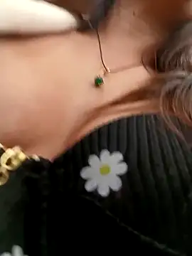 Snapshot of Lena-32 chatting on February 9, 2026, 10:08 pm Lena-32 online show from February 9, 2026, 10:08 pm