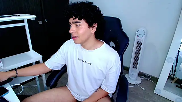 Snapshot of _nickconnor01 chatting on January 29, 2025, 8:56 pm nickconnor01 online show from January 29, 2025, 8:56 pm