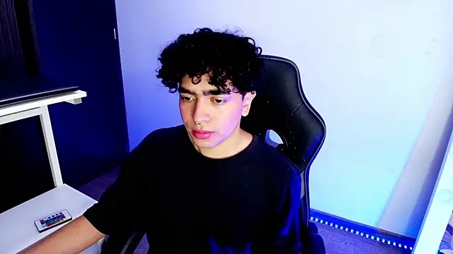 Snapshot of _nickconnor01 chatting on February 11, 2025, 7:05 pm nickconnor01 online show from February 11, 2025, 7:05 pm
