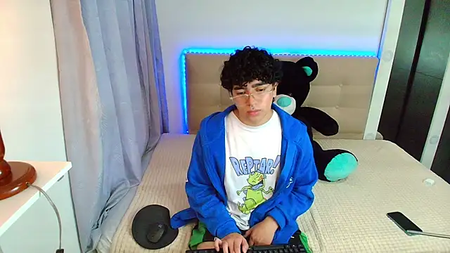 Snapshot of _nickconnor01 chatting on January 2, 2025, 10:55 pm nickconnor01 online show from January 2, 2025, 10:55 pm
