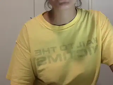 isabellalisa online show from February 12, 2025, 3:18 am