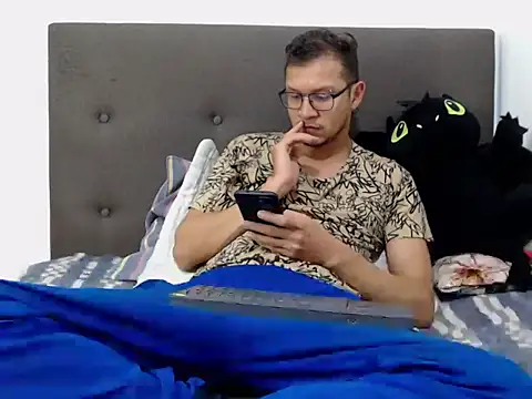 Snapshot of andy_loverxx chatting on February 23, 2026, 12:12 am andy loverxx online show from February 23, 2026, 12:12 am