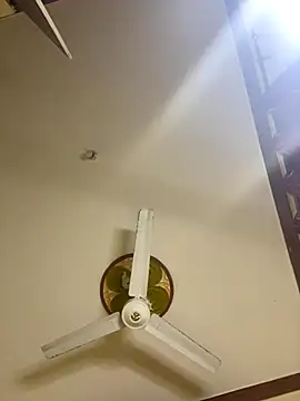 Snapshot of Cute_princcess chatting on September 26, 2025, 1:18 pm Cute princcess online show from September 26, 2025, 1:18 pm