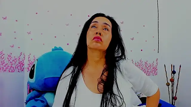 Snapshot of HorniestMilf chatting on June 11, 2026, 7:44 pm HorniestMilf online show from June 11, 2026, 7:44 pm