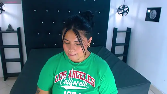 Snapshot of Mels_ chatting on February 21, 2025, 10:15 pm Mels online show from February 21, 2025, 10:15 pm