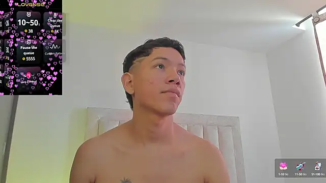 Snapshot of JulianRose_1 chatting on March 19, 2025, 2:35 pm JulianRose 1 online show from March 19, 2025, 2:35 pm