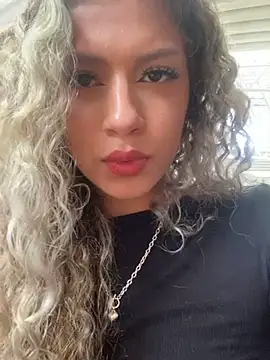 Snapshot of Melina-Smith chatting on March 18, 2025, 7:44 pm Melina-Smith online show from March 18, 2025, 7:44 pm