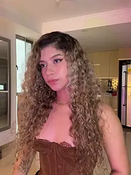 Snapshot of Melina-Smith chatting on November 27, 2025, 9:37 pm Melina-Smith online show from November 27, 2025, 9:37 pm