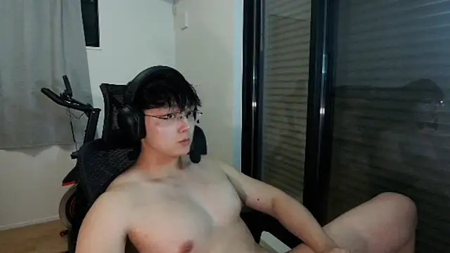 Tkcqcc online show from October 19, 2025, 1:14 pm