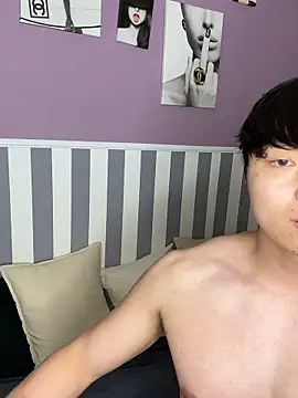 Tkcqcc online show from November 28, 2025, 11:43 am