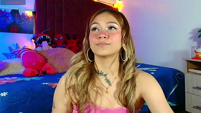 alisson zafiro  online show from September 20, 2025, 3:11 am