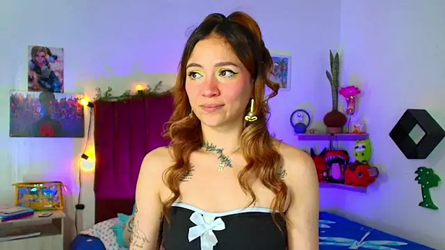 alisson zafiro  online show from February 15, 2026, 7:57 pm