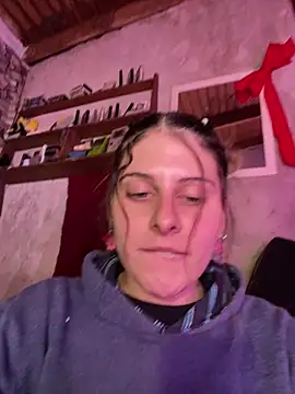 Snapshot of FlorBich chatting on June 10, 2026, 9:27 pm FlorBich online show from June 10, 2026, 9:27 pm