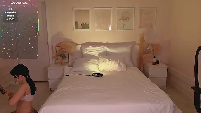 Snapshot of Lil_Amelie chatting on February 8, 2026, 8:23 am Lil Amelie online show from February 8, 2026, 8:23 am