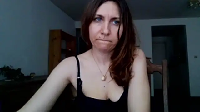 JasmineGlamour online show from June 8, 2026, 3:23 pm