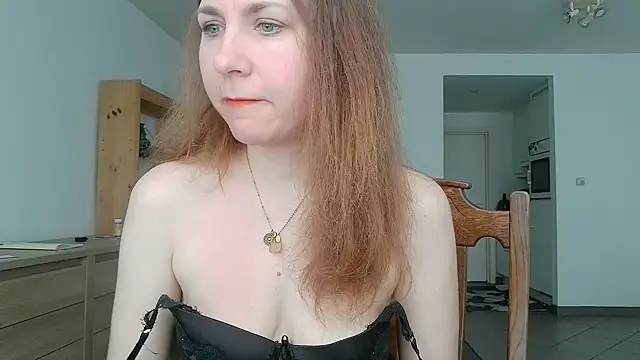 JasmineGlamour online show from May 10, 2026, 3:03 pm