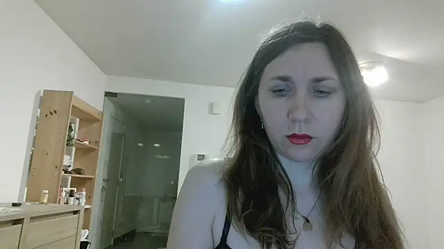 JasmineGlamour online show from May 13, 2026, 11:45 pm