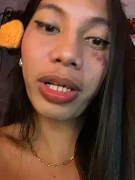 whiteladyboy online show from October 24, 2025, 8:08 pm