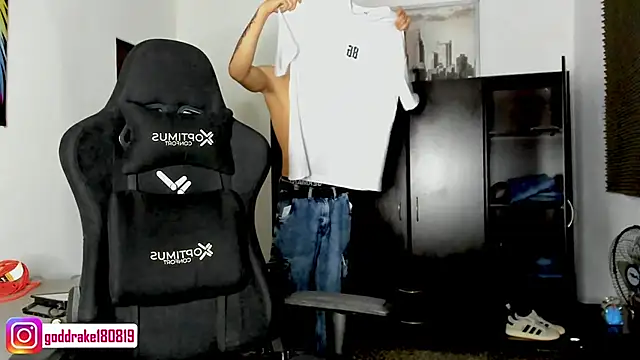 god drake online show from December 3, 2024, 6:11 pm