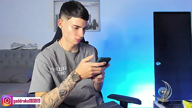 god drake online show from January 24, 2025, 7:41 am