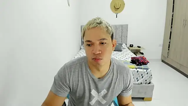 Snapshot of Valerioe chatting on May 27, 2026, 8:54 am Valerioe online show from May 27, 2026, 8:54 am