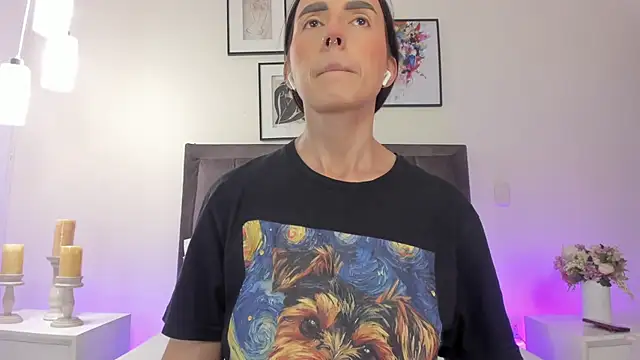 Snapshot of helen_mooree chatting on February 27, 2026, 12:38 pm helen mooree online show from February 27, 2026, 12:38 pm