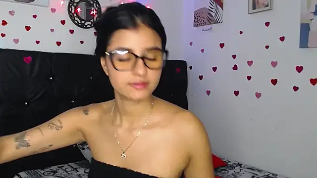 Snapshot of floweer_ chatting on March 5, 2025, 4:57 pm floweer  online show from March 5, 2025, 4:57 pm