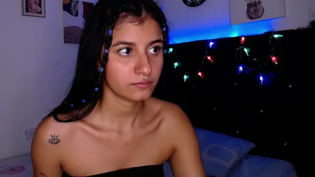 Snapshot of floweer_ chatting on February 3, 2025, 6:39 pm floweer  online show from February 3, 2025, 6:39 pm