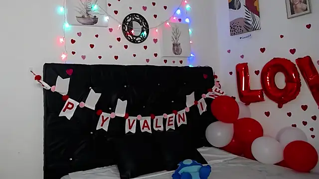 Snapshot of floweer_ chatting on February 14, 2025, 10:58 pm floweer  online show from February 14, 2025, 10:58 pm