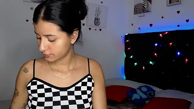 Snapshot of floweer_ chatting on March 14, 2025, 11:53 pm floweer  online show from March 14, 2025, 11:53 pm