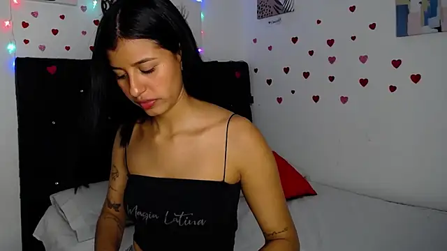 Snapshot of floweer_ chatting on February 21, 2025, 5:09 pm floweer  online show from February 21, 2025, 5:09 pm