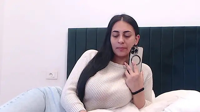 Aimeclark online show from April 7, 2026, 8:16 am