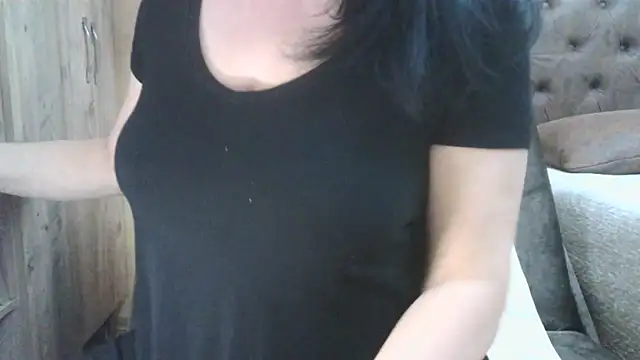 Hornymom42 online show from January 19, 2026, 4:33 pm