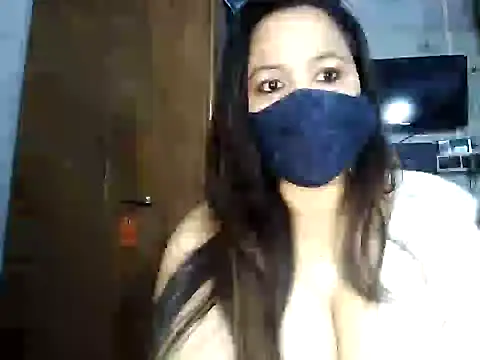 Snapshot of albelasummi702 chatting on January 31, 2025, 4:25 am albelasummi702 online show from January 31, 2025, 4:25 am