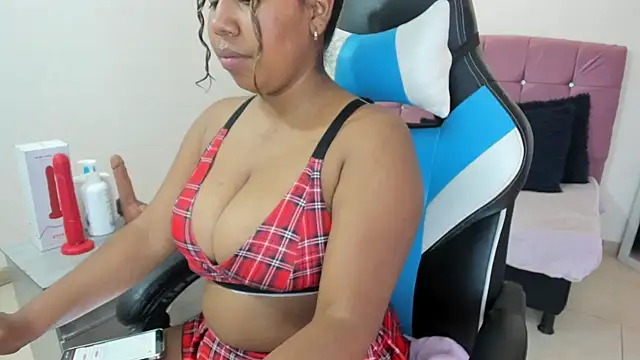 Snapshot of Lizzie_Williams_ chatting on April 28, 2026, 3:11 am Lizzie Williams online show from April 28, 2026, 3:11 am