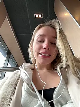 SSSATIVA model online show from October 22, 2025, 12:43 am