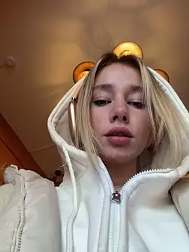 SSSATIVA model online show from March 2, 2025, 2:41 am