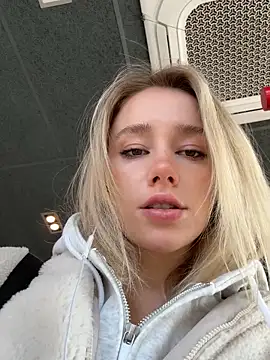 SSSATIVA model online show from October 16, 2025, 12:52 am