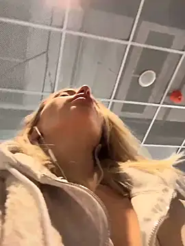 SSSATIVA model online show from November 12, 2025, 2:48 am