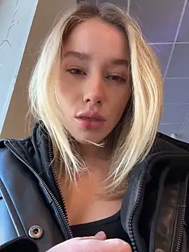 SSSATIVA model online show from November 19, 2025, 4:34 am