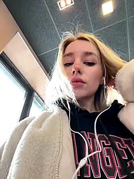 SSSATIVA model online show from October 19, 2025, 1:41 am