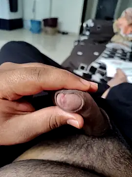 Snapshot of SplitPrestige19 chatting on February 22, 2026, 9:22 am SplitPrestige19 online show from February 22, 2026, 9:22 am