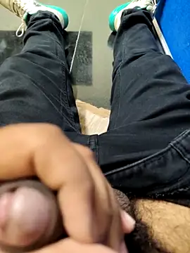 Snapshot of SplitPrestige19 chatting on March 29, 2026, 2:08 pm SplitPrestige19 online show from March 29, 2026, 2:08 pm