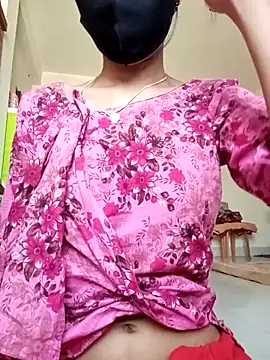 Snapshot of Raya-Moni chatting on November 18, 2025, 7:55 am Raya-Moni online show from November 18, 2025, 7:55 am